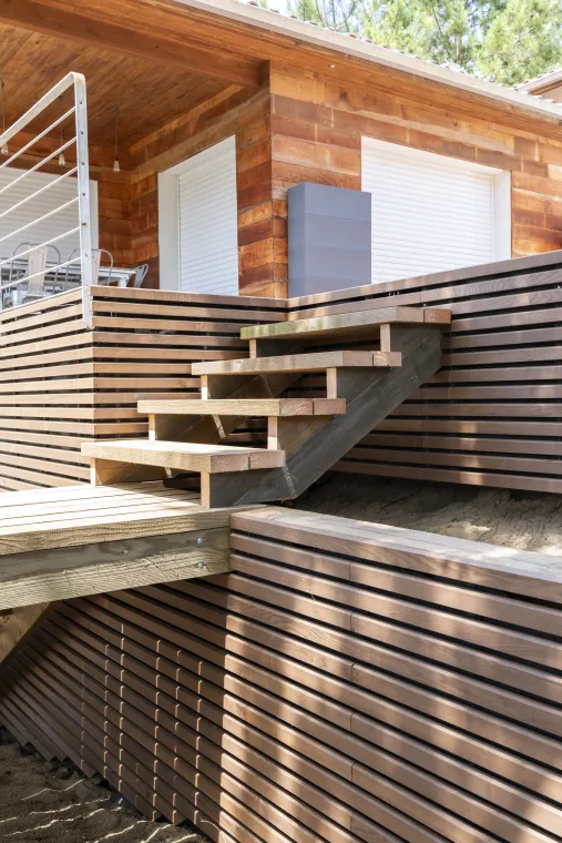 Bardage bois moderne pour villa à Saint-Jean-de-Luz par WOOD SOLUTION, Hossegor, WOOD SOLUTION