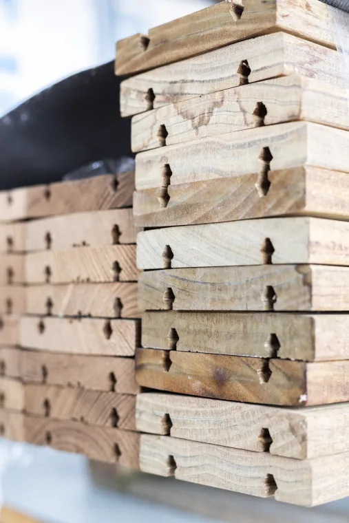 Comment entretenir votre terrasse en bois pour la garder en parfait état à Seignosse, Hossegor, WOOD SOLUTION